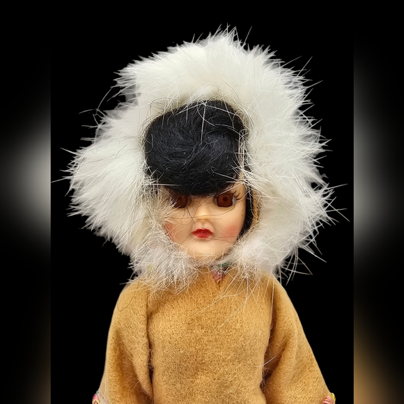 Vintage 1960's Arco Dolls Of The World Alaskan Eskimo Sleepy Eyed Doll Hong Kong - Picture 4 of 10